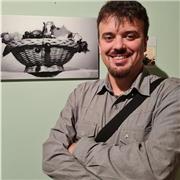 Docente di Grafica impartisce lezioni tecniche di Photoshop